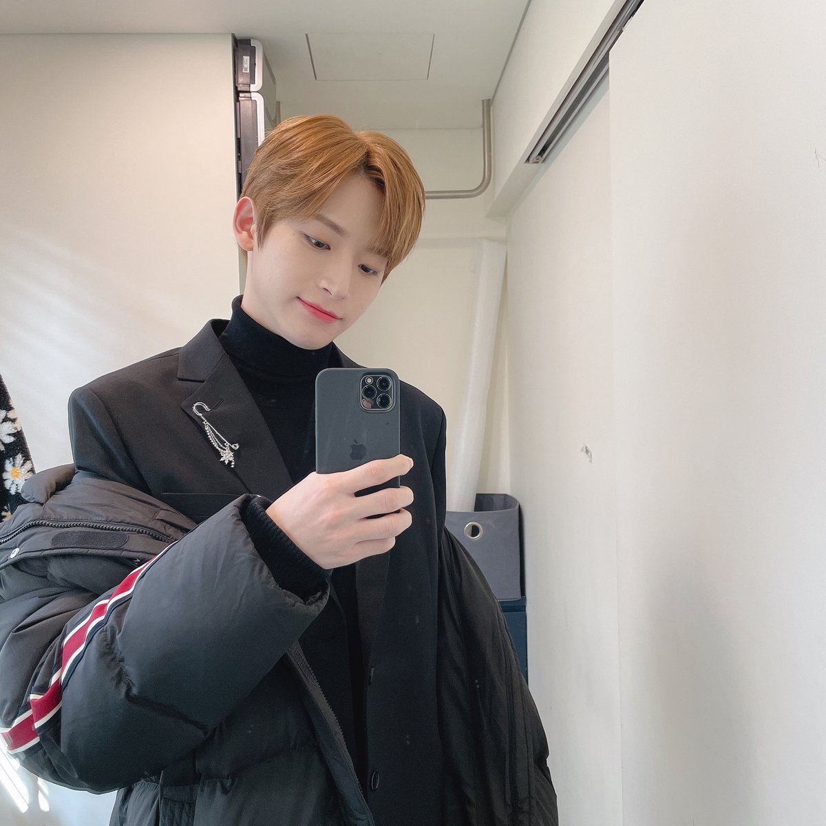 CRAVITYBRASIL's tweet photo. [FOTO] Atualização do Jungmo na conta oficial dos membros do CRAVITY (@CRAVITY_twt).

''LUVITY ♥ Obrigado por nos darem um prêmio incrível como esse no MAMA🏆te amo ♥''

#CRAVITY #크래비티 #정모 #JUNGMO #CRAVITY2020MAMA @CRAVITYstarship https://t.co/LttK97VLKZ