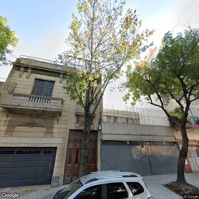 DemoliendoBA's tweet photo. @demoliendoBA Fotos: 6/2017. Obra: 255,84 m². Permiso de demolición aprobado en febrero de 2015. https://t.co/SCnVVNhXDT
