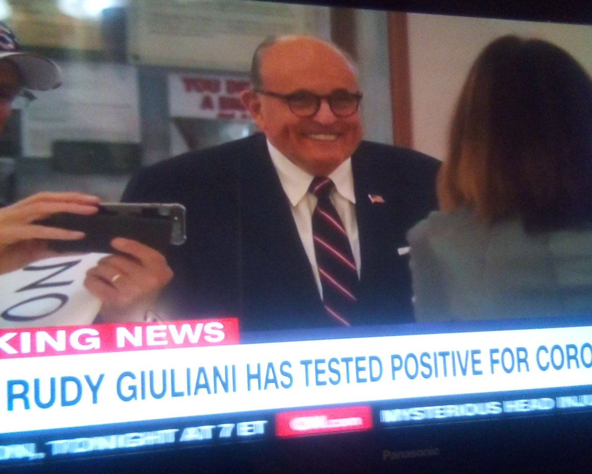 DurosoMichael's tweet photo. 📺KING NEWS
LOOK AT DAT
🔛MY TV IN MY🔛ROOM
GO🔛 SOMEWEAR RUDIE 
DAMN SOMETHINS 
GODDA $TOP HIM
HES OUT OF  CONTROLL
EXHIBITIN ALL DA SIGNS &amp;
SYMPTOMS OF BEIN
AHEAD CASE.
YOU SHOULD🅱️LOCKED🆙
RUDIE #RudyGotTheRona https://t.co/JB1EMFxjhn