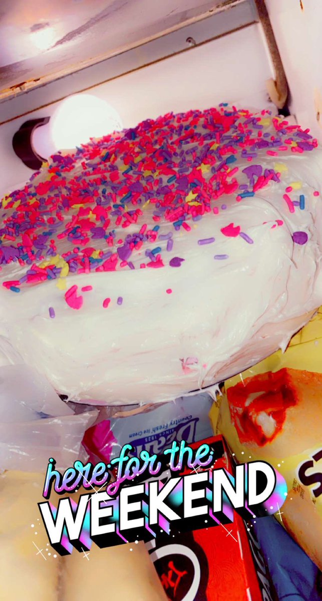 FacesbyDanaMari's tweet photo. I made an ice cream cake!! #Springform pans are my jam ⚡️ #trulyoutrageous ⚡️ #UnicornEverything 🦄
My Sunday is getting OUTRAGEOUS https://t.co/cQFqpxtmpi