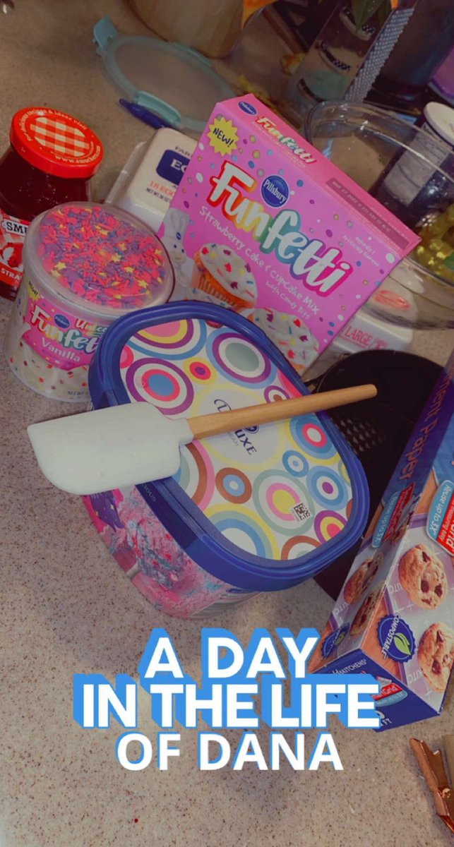 FacesbyDanaMari's tweet photo. I made an ice cream cake!! #Springform pans are my jam ⚡️ #trulyoutrageous ⚡️ #UnicornEverything 🦄
My Sunday is getting OUTRAGEOUS https://t.co/cQFqpxtmpi