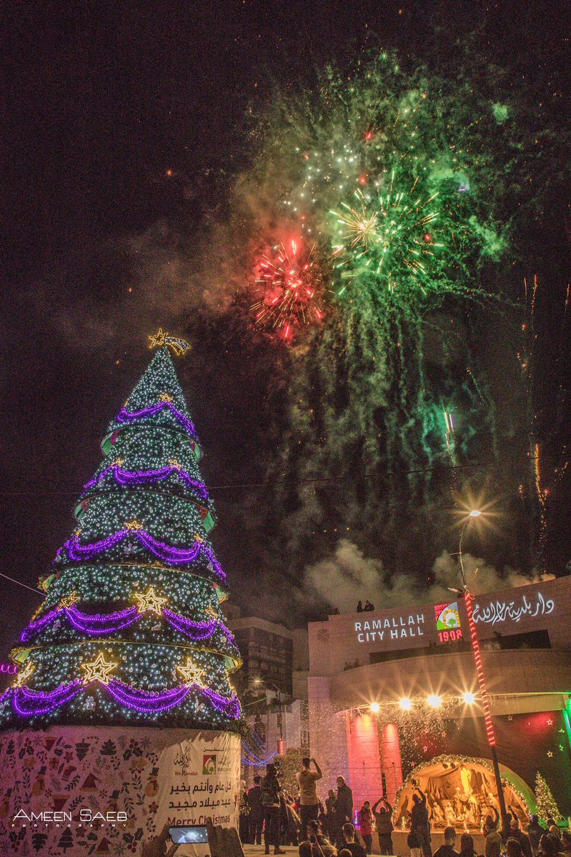 SaebAmeen's tweet photo. انارة شجرة الميلاد اليوم في مدينة رام الله 
#شجرة_الميلاد #فلسطين #رام_الله #Christmas https://t.co/W8TG7w717F