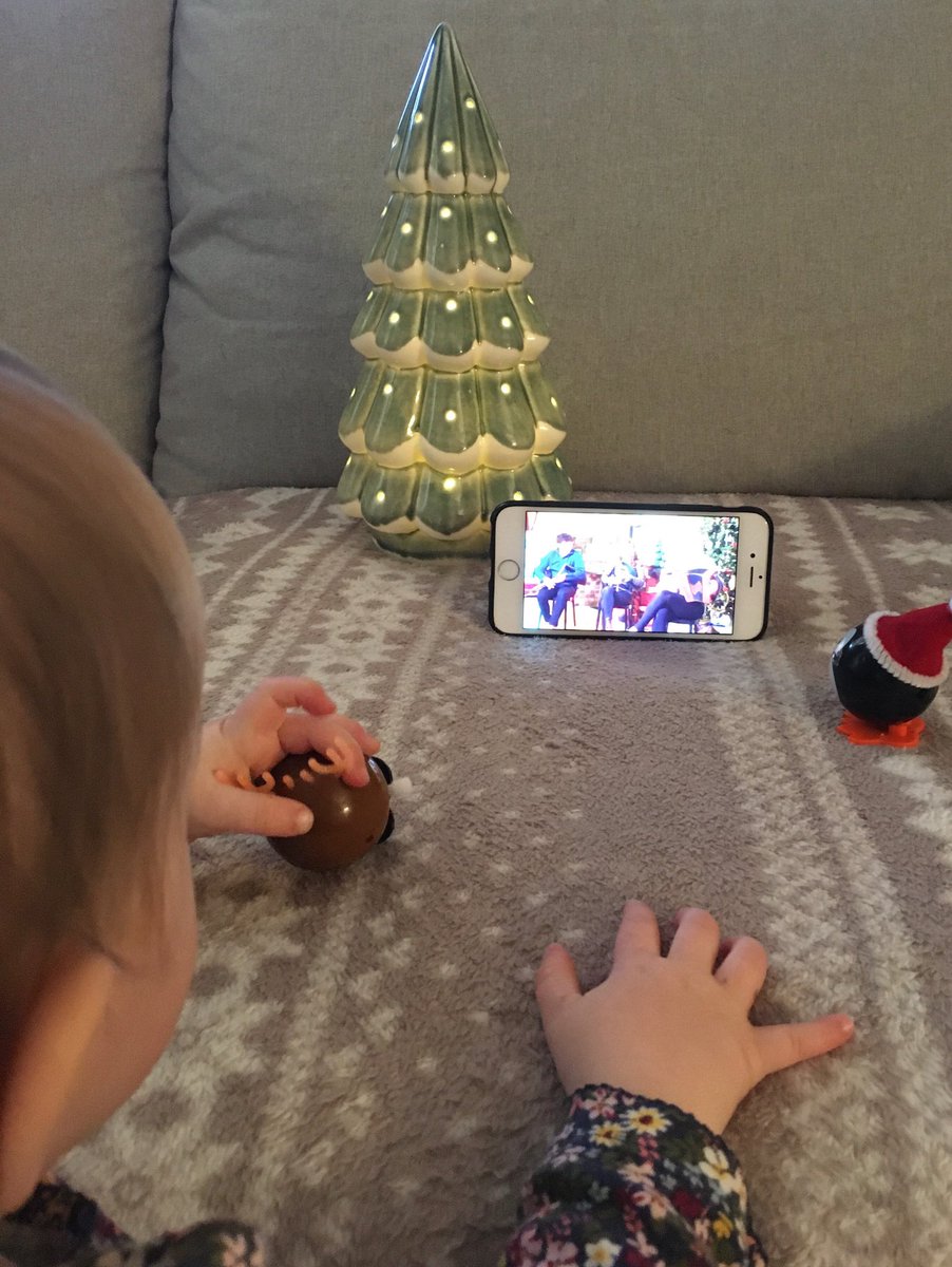 Míle buíochas le ⁦<a href="/Culturlann/">An Chultúrlann</a>⁩ as #fleadhfeirste2020 Bhain muid an-sult as anseo i SAM 💫