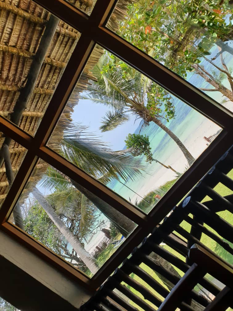 Fikafrika's tweet photo. @BaobabBeachRnS #Diani #Kenya offers the best of the honeymoon vacation on the sandy beaches! https://t.co/comXOH4IRC