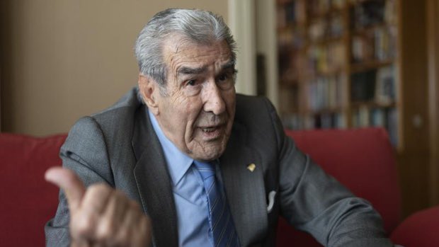 Fernando Suárez es el último ministro de Franco vivo. Nació en 1933 y fue ministro de Trabajo en 1975, pero su papel más importante fue en la Transición. Hace unas semanas hablé con él y hoy se ha publicado la entrevista en ABC. Abro hilo.
