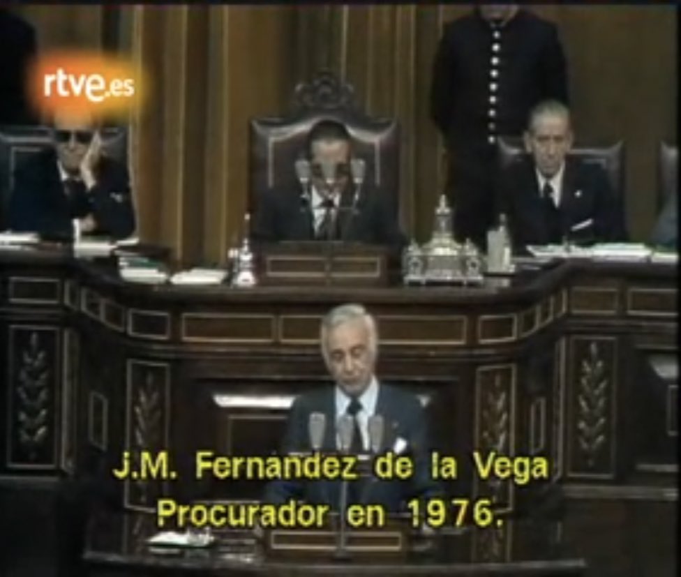 Él era procurador en Cortes por designación de don Juan Carlos, y su papel fue responder sobre la marcha a las dos enmiendas a la totalidad que presentaron dos duros del régimen: Blas Piñar y José María Fernández de la Vega.