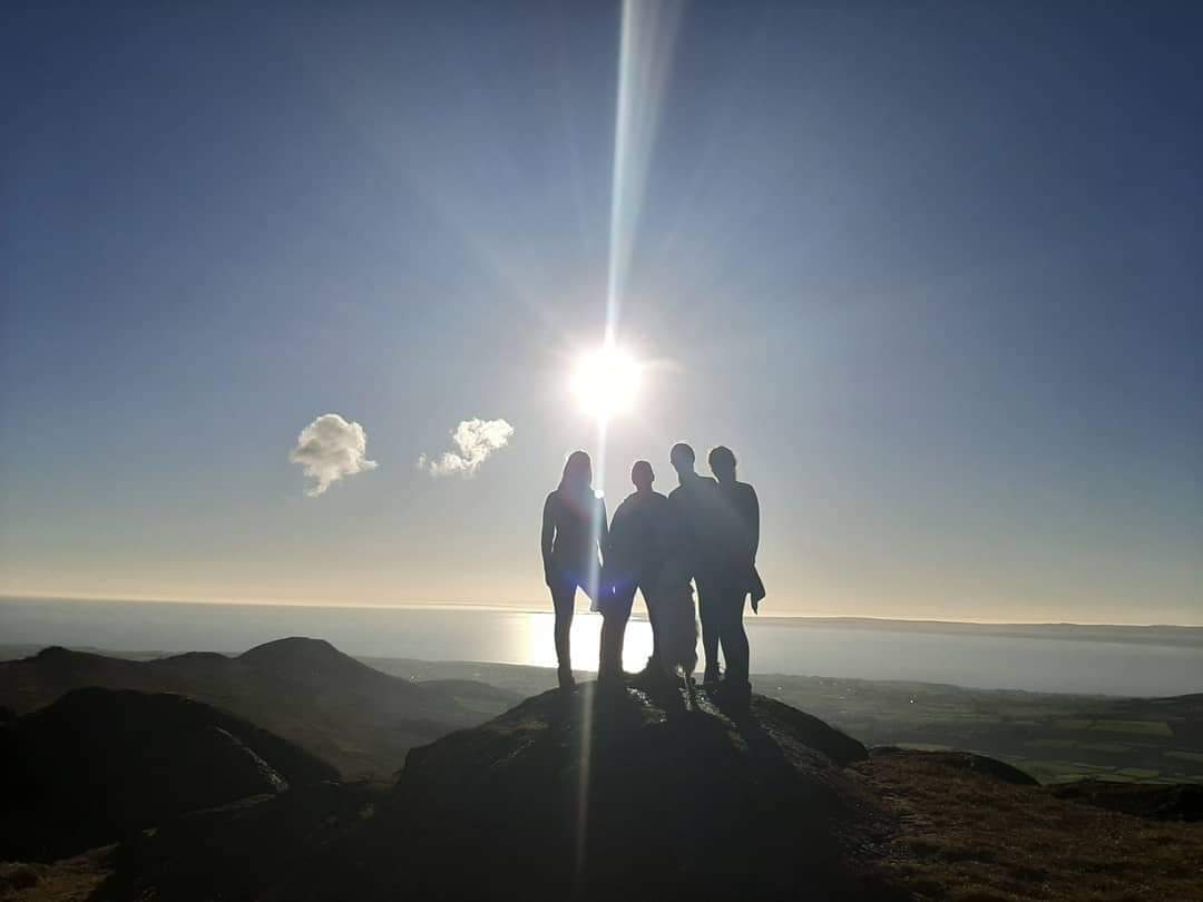 Fabulous day on the mountains with some wonderful people 🤩
@DeliLites @visitcarlingford <a href="/MountainIrl/">Mountaineering IRL</a> <a href="/IAAT_ie/">Ireland's Association for Adventure Tourism</a>  <a href="/Failte_Ireland/">Fáilte Ireland</a>  <a href="/CarlingfordIRE/">Carlingford Lough</a> 
#guidedhikes #cooleymountains #localguide