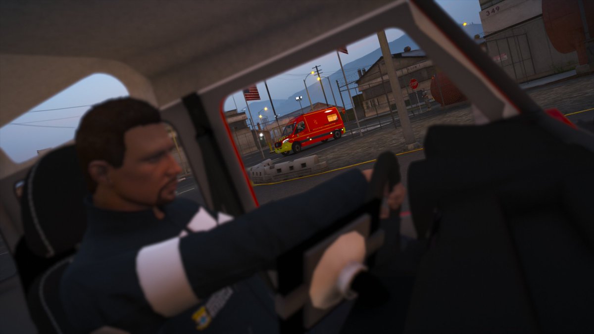 #SIMULATION #POMPIER #BMPM #DCPJ

Aujourd'hui, j'ai passé une formation d'avancement, qui me permettra peut-être de passer Second Maitre bientôt! Au programme, une partie militaire et une partie manoeuvre!