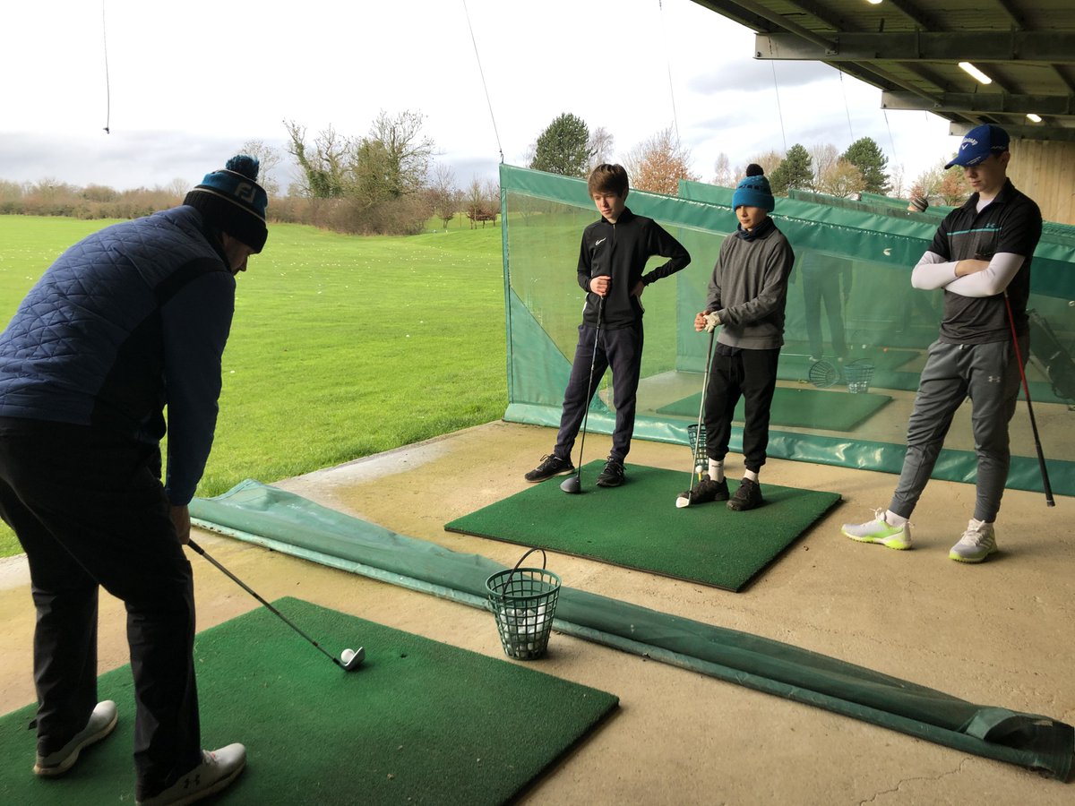 PriorPark's tweet photo. At yesterday's #SaturdayActive our golfers worked with one of @CumberwellPark professionals, using a tracker to analyse their swing and review data to see how they can improve. #extramaths #firedup https://t.co/xk69370RgE