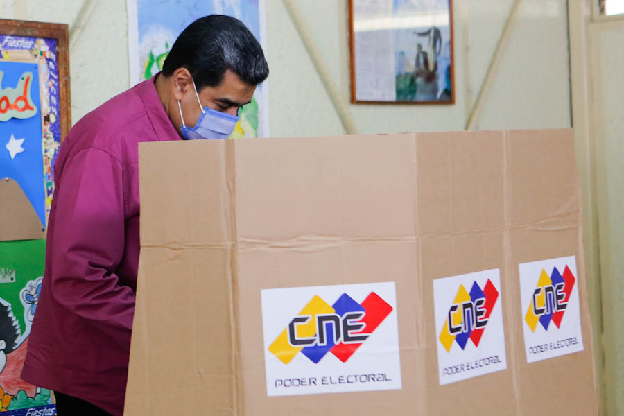Presidente <a href="/NicolasMaduro/">Nicolás Maduro</a>: "Me siento orgulloso de ser venezolano, de tener una Patria libre y consciente. A usted le pido: es la hora, llegó el día de votar. Hoy se elige una nueva Asamblea Nacional, hoy nace una nueva Asamblea Nacional" #6Dic