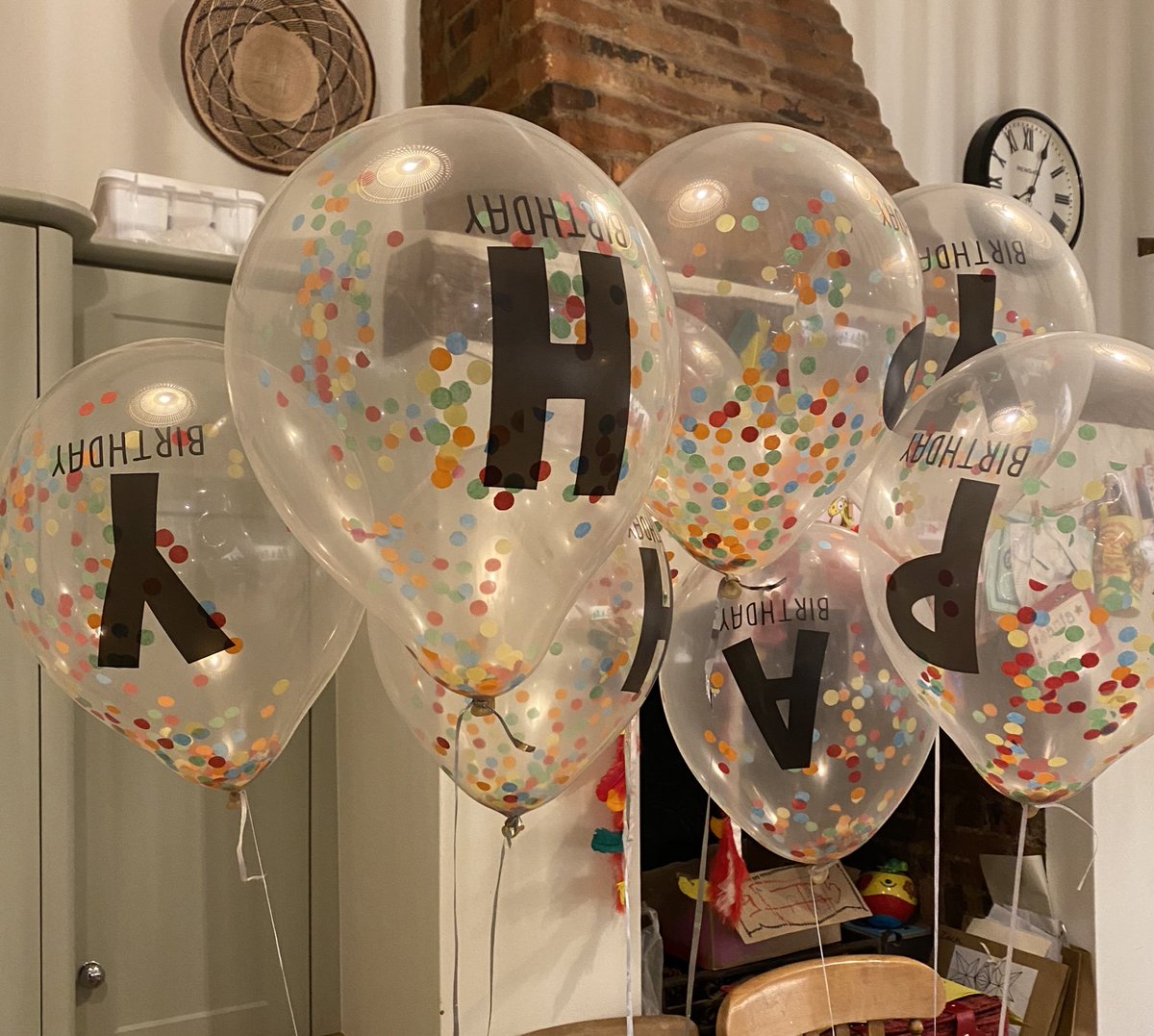 Anyone spot the design flaw on these balloons from <a href="/Georgeatasda/">George at Asda</a> <a href="/asda/">Asda</a>?! 😂😂