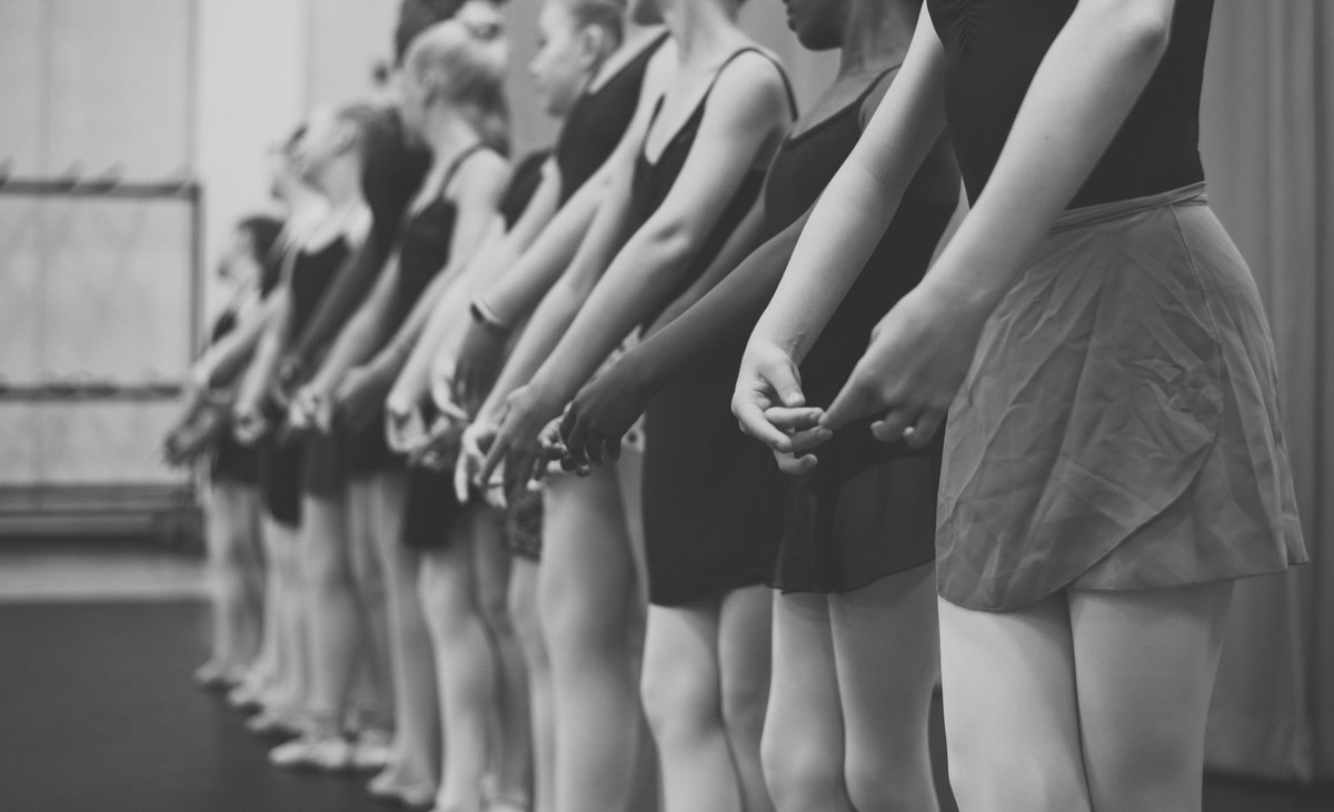 🩰 artÉmotion Private Lessons or Master Classes 🩰

All ages, Private and Semi-Private Lessons in Ballet, Pointe, and Acting. Master Classes for schools. Offered worldwide through Zoom.

artemotion-summerintensive.com/private-lesson…

Photo by Alexis Ziemski
#artemotionusa #ballet #balletclass
