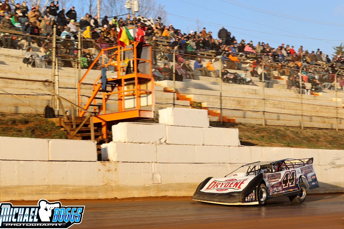 MichaelBoggsPh1's tweet photo. Here is a few random pictures from yesterday’s #Grinch40 at @TheGap_VolSpdwy https://t.co/sYngaeGcGc
