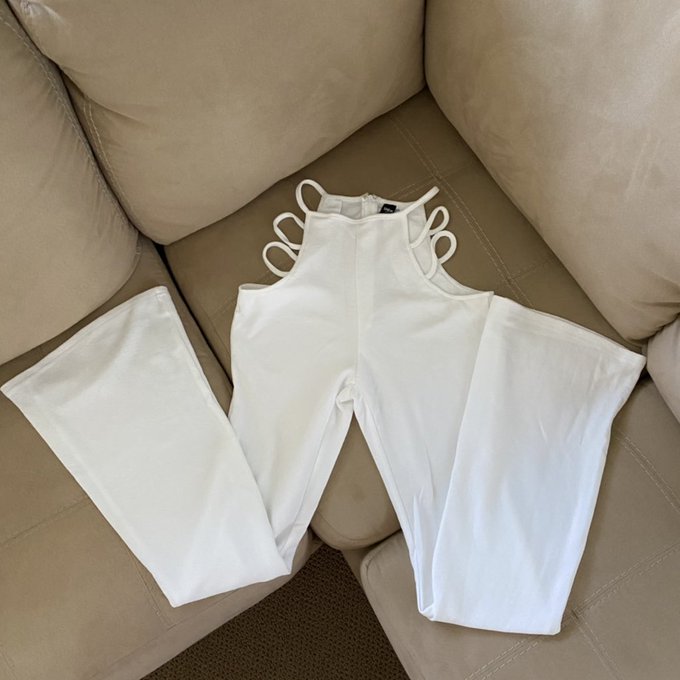 More items listed on my Poshmark😇all for $10✨ https://t.co/U1XYBMIQUX https://t.co/G7vOxJct0Y