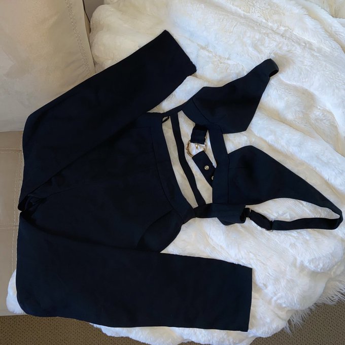 More items listed on my Poshmark😇all for $10✨ https://t.co/U1XYBMIQUX https://t.co/G7vOxJct0Y