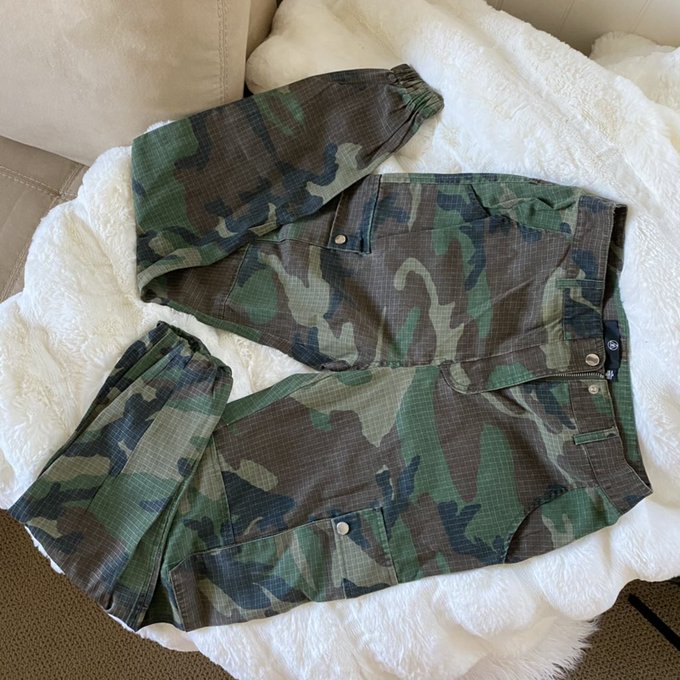 More items listed on my Poshmark😇all for $10✨ https://t.co/U1XYBMIQUX https://t.co/G7vOxJct0Y