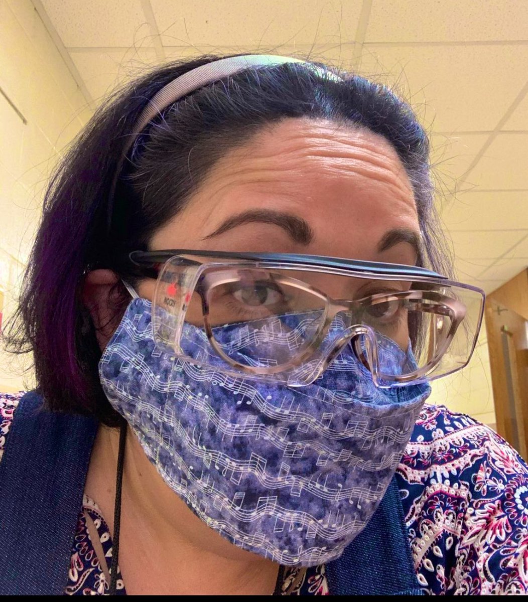 DocStrong26's tweet photo. Something I won’t miss while going virtual until January 18. #musicmask #teachinginthetimeofcorona https://t.co/EdIiPfwBCp