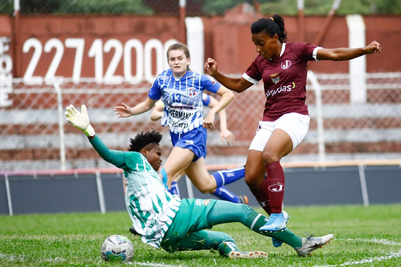 SÃO PAULO, SP - 31.08.2019: FUTEBOL FEMININO JUVENTUS X FERROVIÁRIA - Dani,  Juventus striker during the match. Paulista Women's Championship 2019 -  Juventus welcomes the Ferroviária team on Saturday afternoon, August 31