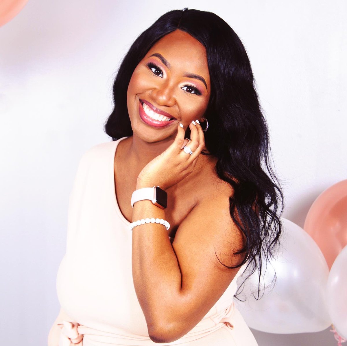 missmani09's tweet photo. Thanks everyone for the birthday wishes 🥳🎂🤍💗. Allow me to share a few more celebratory photos because y’all are my family too! Thank u for 2 years of a great online community ! 🥰 &amp; remember, you’re never “tOo oLd” to play #TheSims !  #OGSimmer https://t.co/pr0Z3tekNH