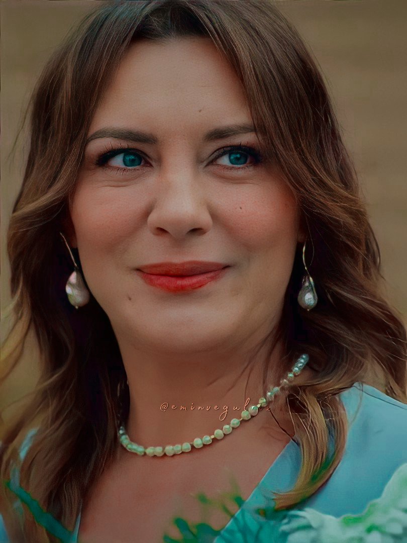 eminvegulriz's tweet photo. Sen de benim düşündüğüm şeyi mi düşünüyorsun? :)
#ÇatıKatıAşk • #EmRiz https://t.co/CxraZqVnPG