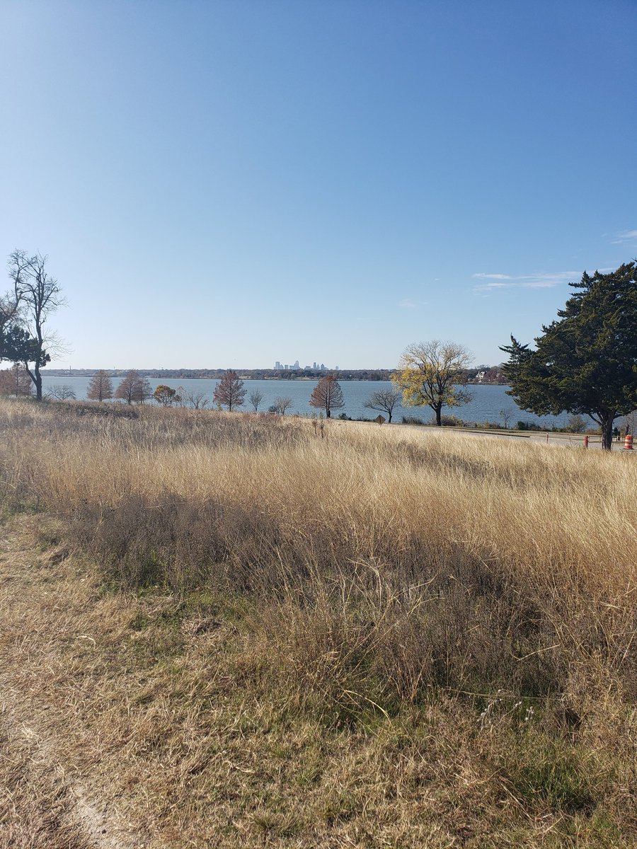 DavidWGear's tweet photo. Had a Microadventure today rucking White Rock Trail with @RichardCTerry. @RuckTraining #HealthWellness #HardThings #CTHT https://t.co/Kd7n4GurIi