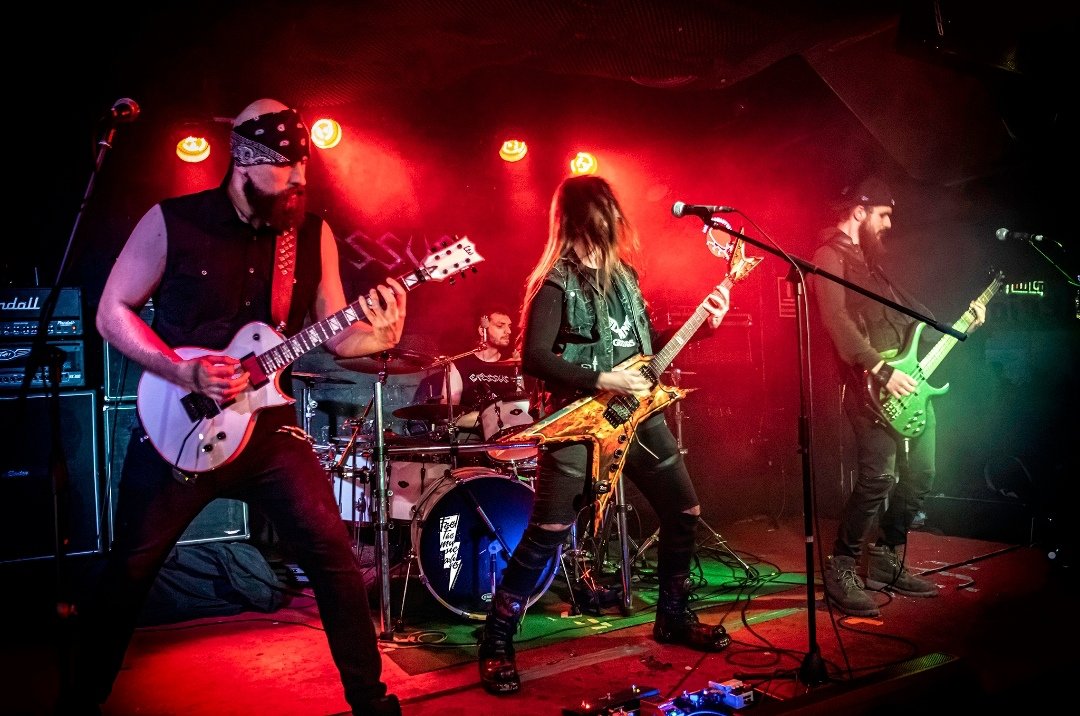 Último concierto de Exessus, diciembre de 2019. Este año ha sido complicado para todos, pero no nos callarán. Este próximo 2021 es un año importante para Exessus. Se vienen acontecimientos y noticias importantes. Estad atentos.

Pics by <a href="/jaume/">jaume</a>.estrada.photography