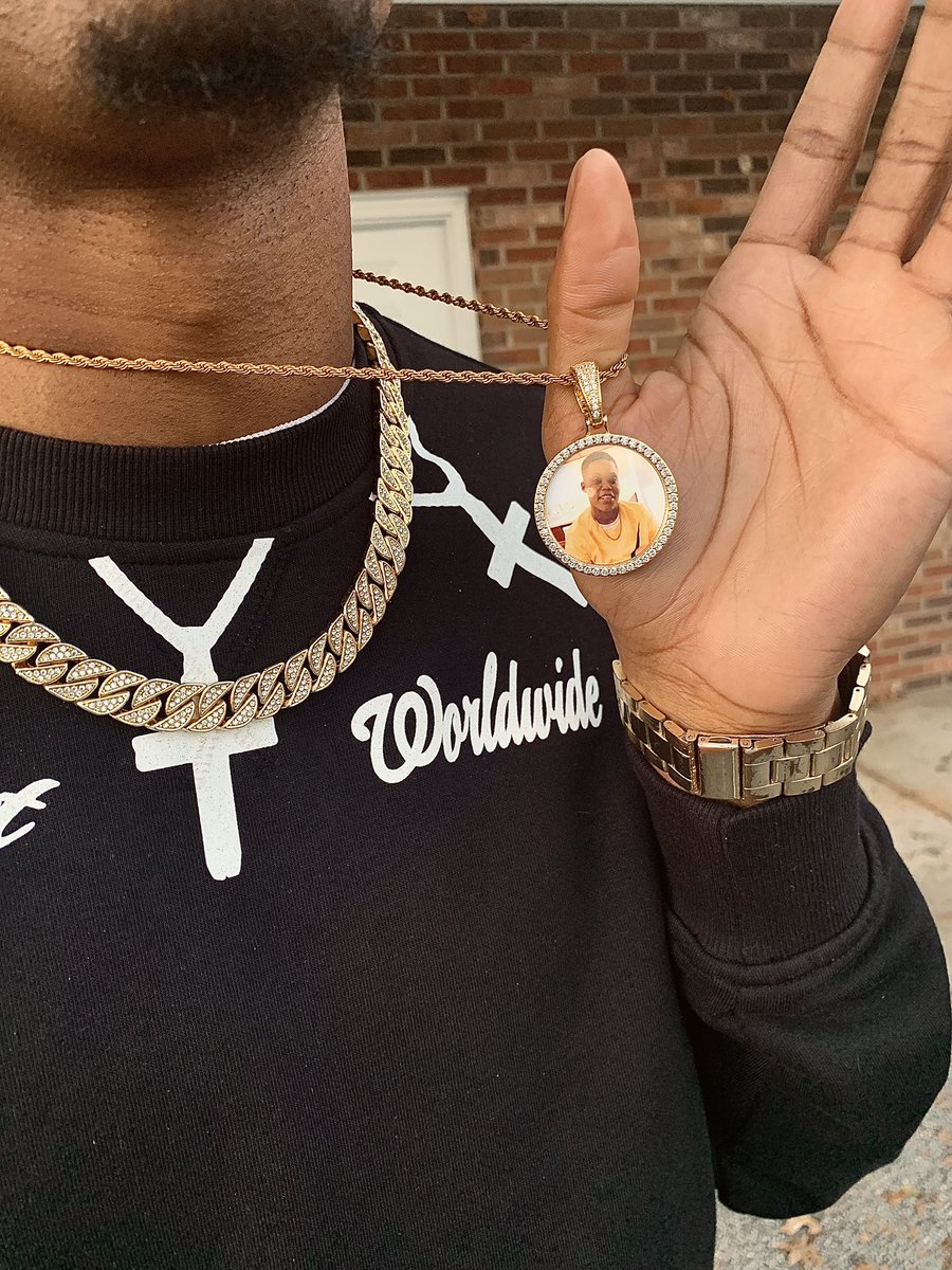 TopFlightRento's tweet image. I dropped on every platform so Twitter gotta see too ☔️ #Dripset