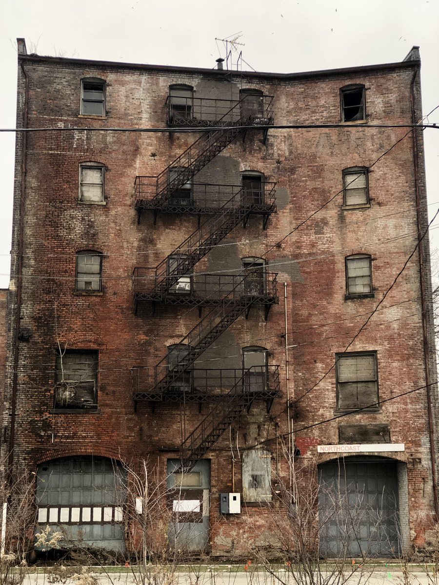 I’m fascinated by the vacant industrial buildings on the Scranton Peninsula. These have potential to be renovated into cool restaurants, bars, offices, residences, etc that would have the Towpath directly out front.Gotta love the industrial views the Towpath offers too. (2/4)