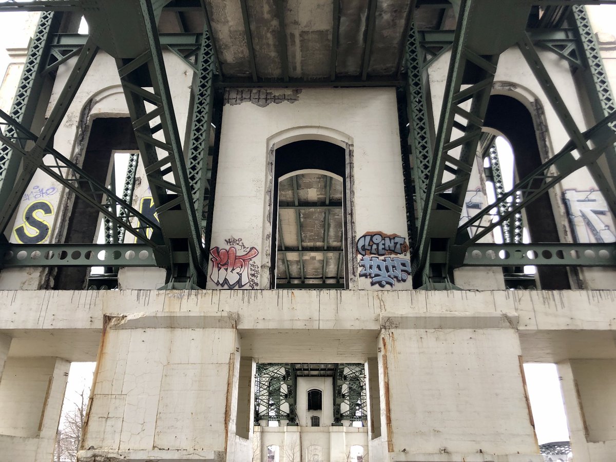 Combining recreation with industry, & architecture with nature, the Towpath is the perfect place to get fresh air and enjoy unique views of CLE year round. Just because it’s cold, that shouldn’t stop you from getting outside and making the most of this beautiful city. (4/4)