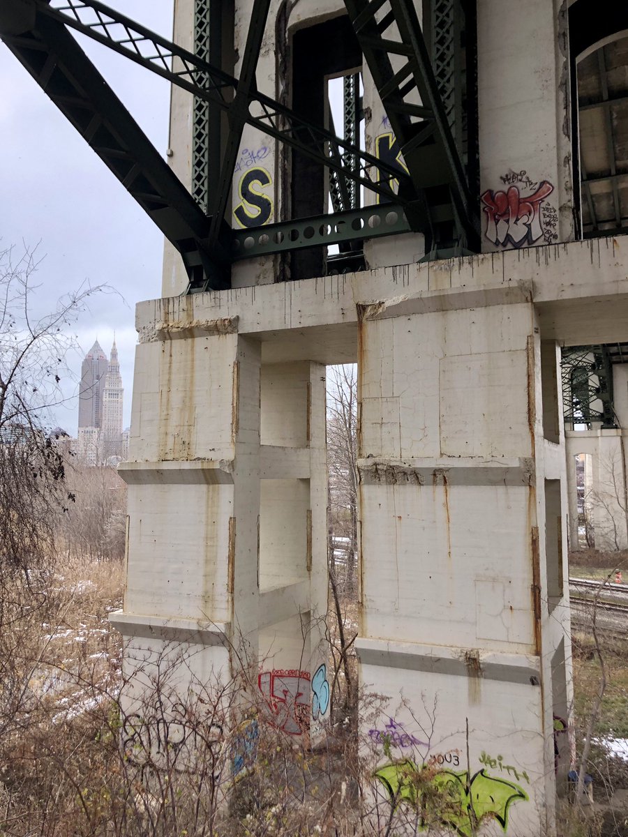 Combining recreation with industry, & architecture with nature, the Towpath is the perfect place to get fresh air and enjoy unique views of CLE year round. Just because it’s cold, that shouldn’t stop you from getting outside and making the most of this beautiful city. (4/4)