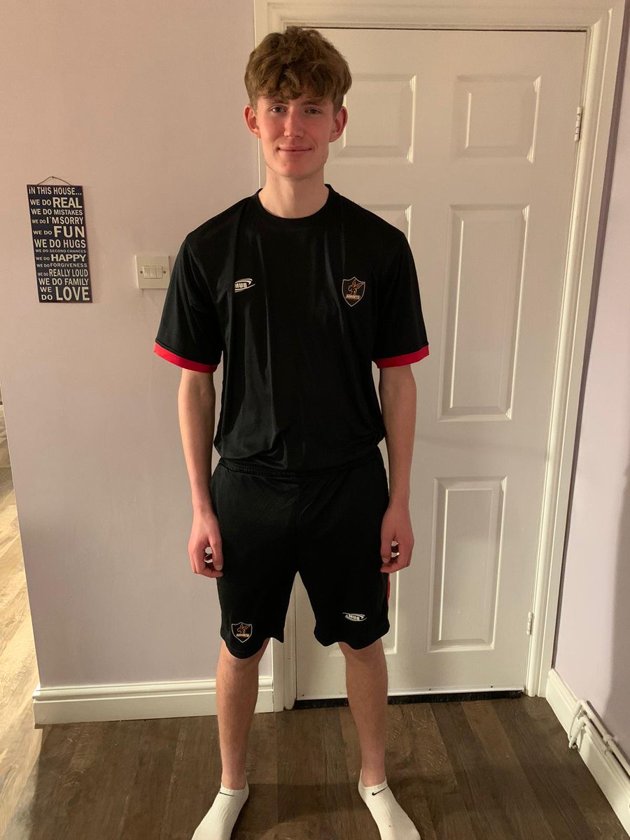 higgs340's tweet photo. @hujfchornets First look at some new kit for the🐝with Kieran (U11s Red) modelling their new team strip (Sponsors Hatton Garage Services), snood &amp; Jacket which was a super Birthday treat🎂⚽️🐝and CJ modelling our new proposed training kit.🐝⚽️ Catch up soon👍 https://t.co/02hRnR3fFu
