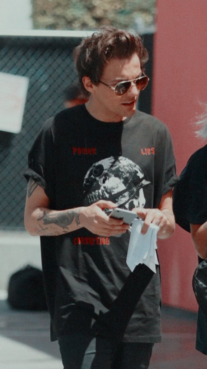                    vs        a thread; louis tomlinson edition