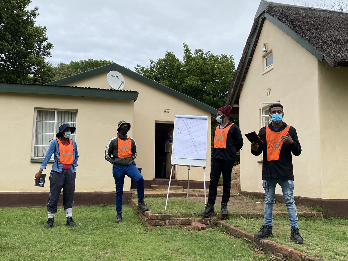 GeophysicsWebb's tweet photo. Well we managed a socially distanced/masked geophysics field school! It was smaller and different but the #AAFS2020 went ahead. Over the next few days I’ll be discussing what we did with some of my favorite images! Enjoy! 1st up Morning meeting and safety report! https://t.co/iBjoNPj2Dx