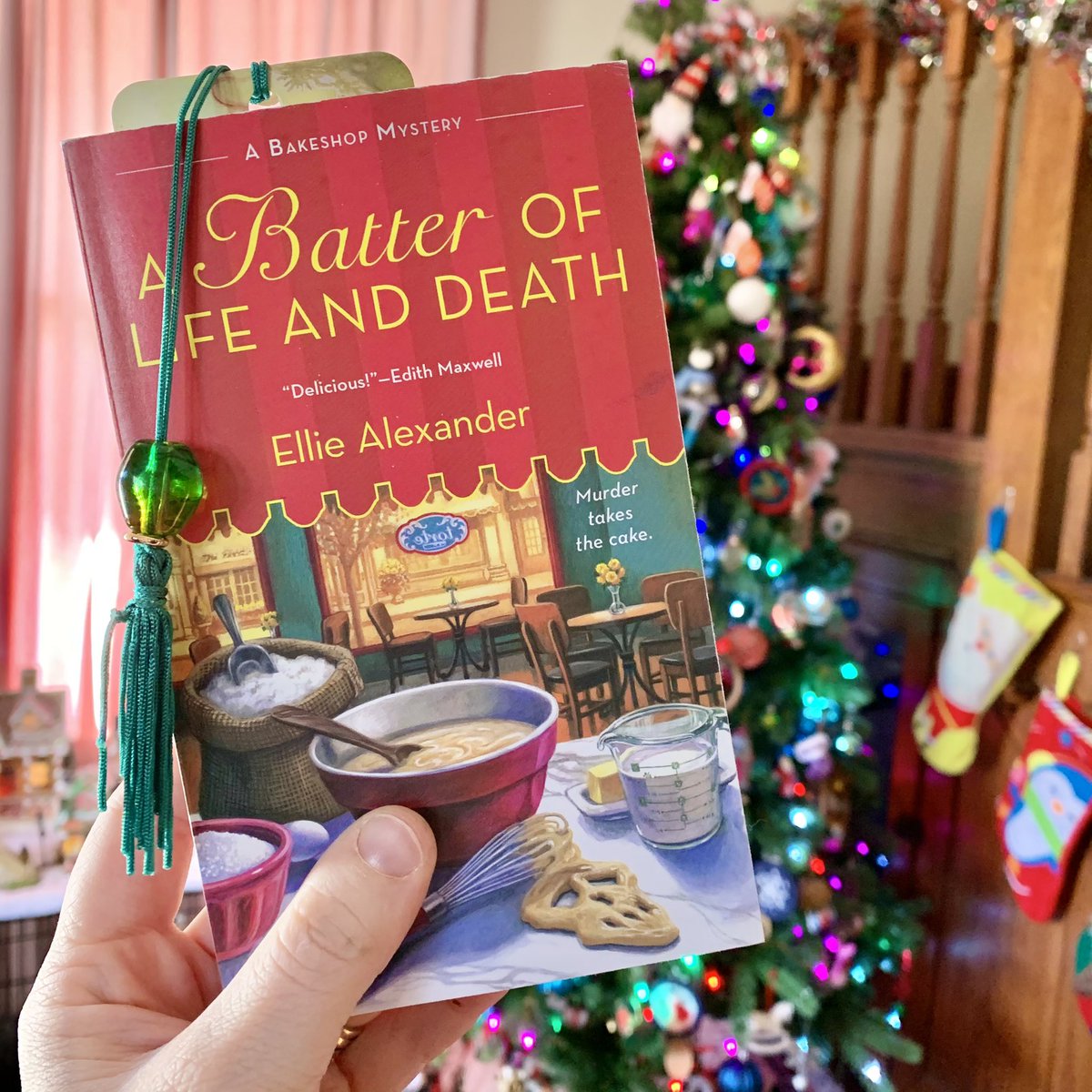 TheCozyDevotee's tweet photo. It’s the season to read more cozy mysteries. Today I’m starting ‘A Batter of Life and Death’ by Ellie Alexander 📗 This is book 2 in the @BakeshopMystery series. #cozymystery https://t.co/pTDyF0xHrn