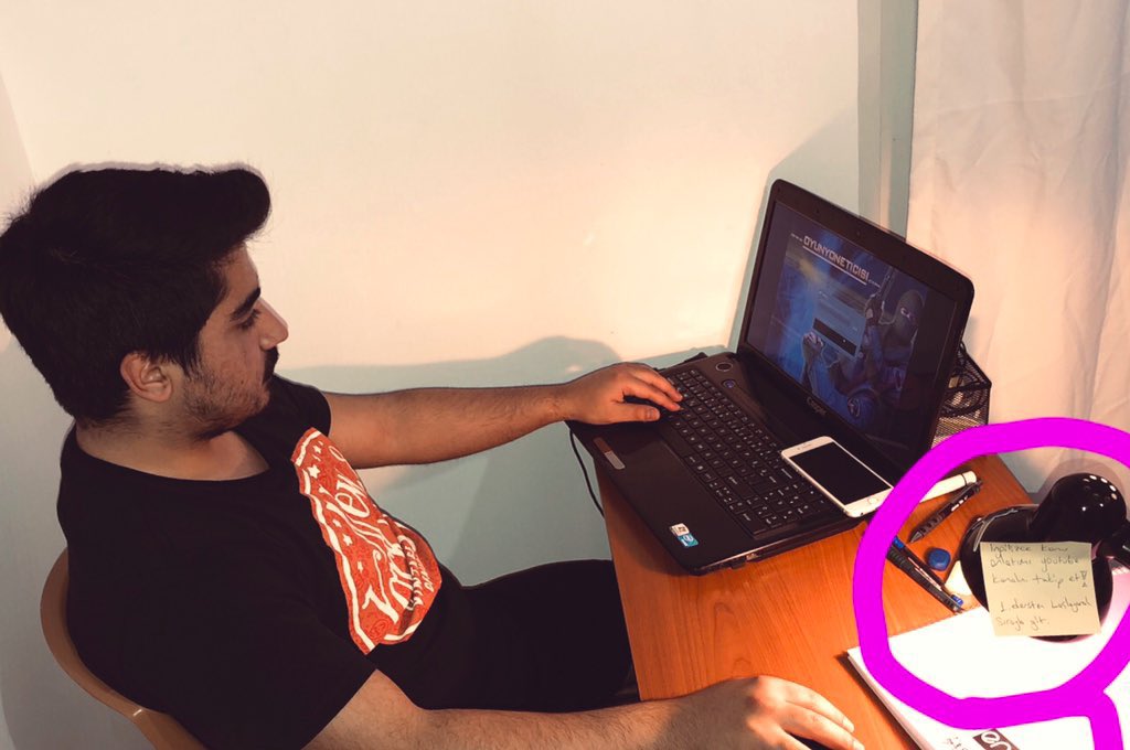 ysfkcbtmz's tweet photo. @sandikci1 @pusholder “İngilizce konu anlatımı YouTube kanalını takip et! 1.dersten başlayarak sırayla git.” 3 sene önce çekmiştim, hala başlamadın demi? https://t.co/IwI3ydZ8cm