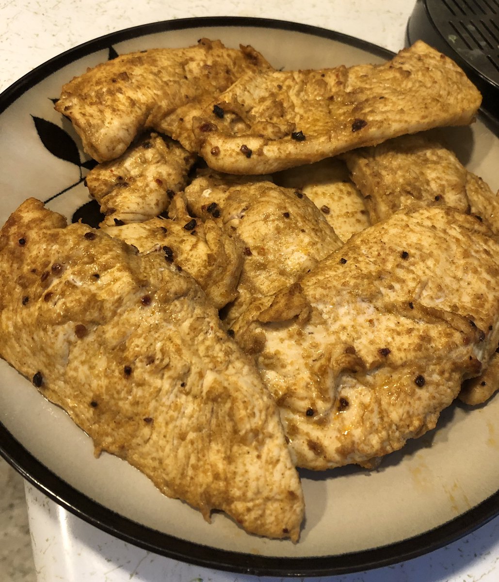 After 15 weeks of meal prep chicken breast here’s what I’ve found to be the most efficient and consistent way to make it hold up and taste good for 5 days. I’m going to tack on my spice blend at the end weekly: