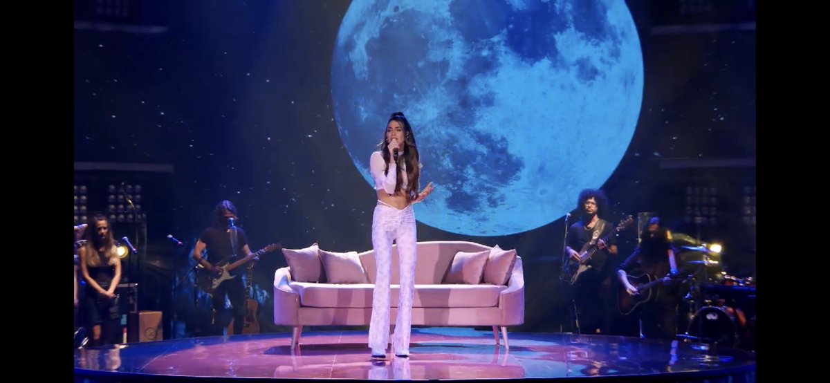 MStoesselBR's tweet photo. “Como te enloqueces por una persona...”

TINI EN VIVO https://t.co/tp4pt5EI0F