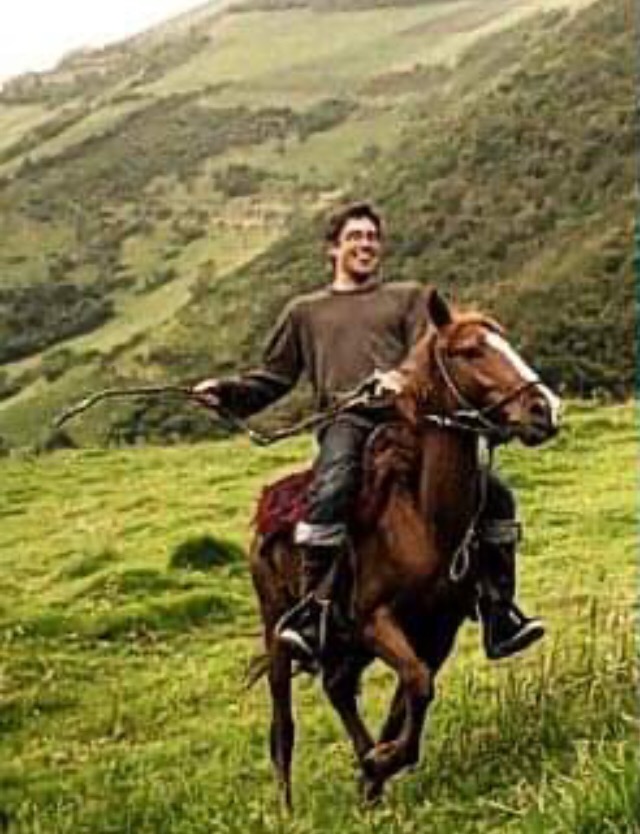 TiltingFutures's tweet photo. Today’s #AlumniSunday post goes to Nic Freschi (he/him), an Ecuador '12 alum! Nic, originally from Verona, NJ, spent his gap year in Northern Ecuador in the Andes teaching English and helping his host family with their farm. Read Nic’s story on IG or FB! https://t.co/OrRfeaRx1G https://t.co/vgiErta0dx