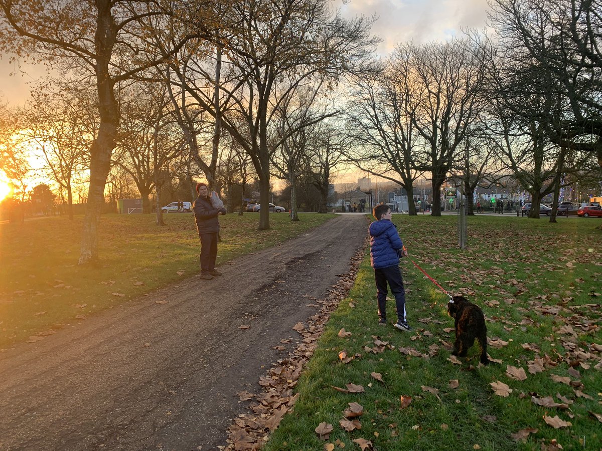 katypotts's tweet photo. Memorable Sunday #FinsburyPark 
👏 @ForestGardenELL Didn’t know about this at FinsPark!

Community education project - forest gardening &amp; 🐝 Bees &amp; Edible Landscapes

❤️ Wattle daub bird workshop Linda Royles - thank you 

One for #islingtonSchools (sch based projects available) https://t.co/rxZQCyioC5