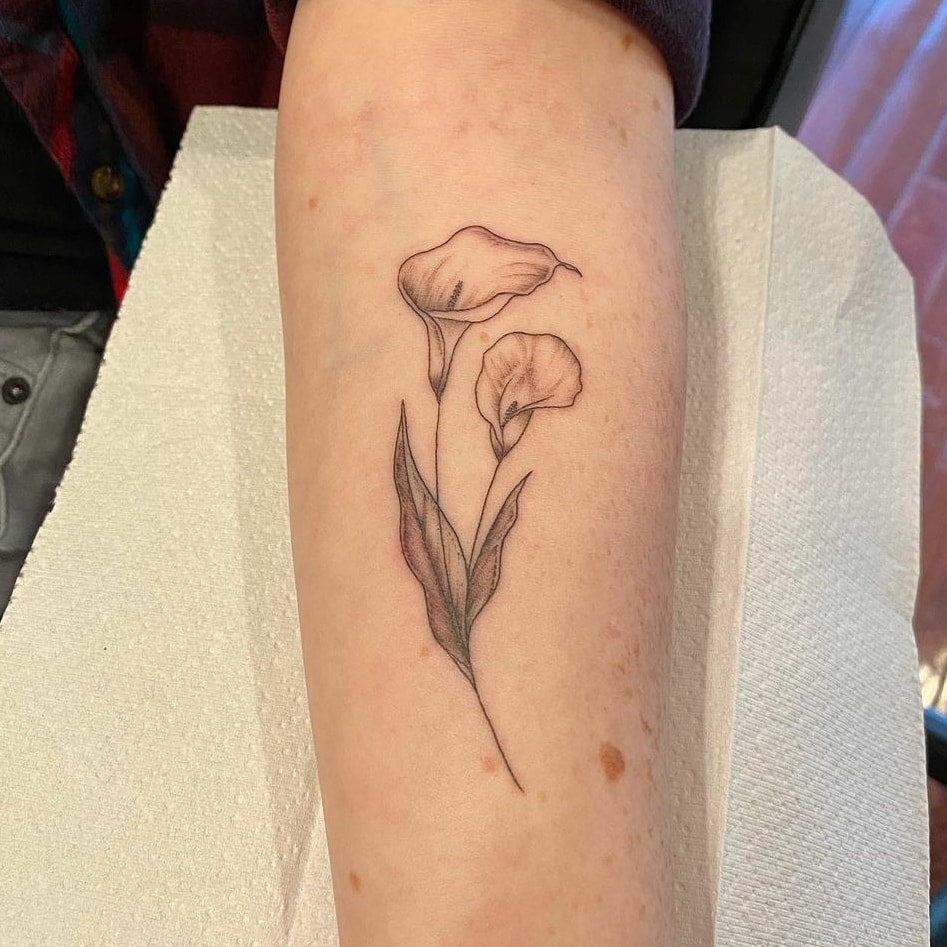 15 Gorgeous Calla Lily Tattoos That Look Totally Fabulous
