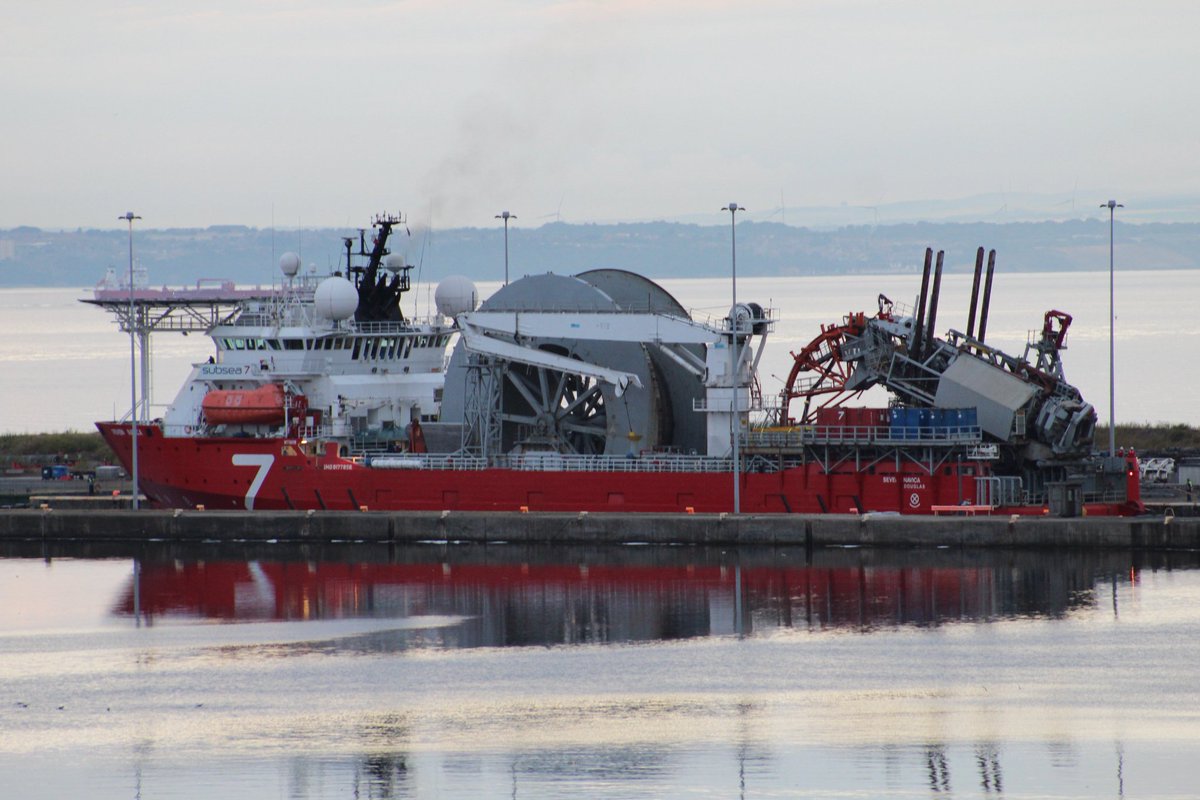 #SevenNavica arriving back in her home port #PortofLeith late this afternoon, + some previous shots 

@LeithDocksHQ 
@Subsea7Official