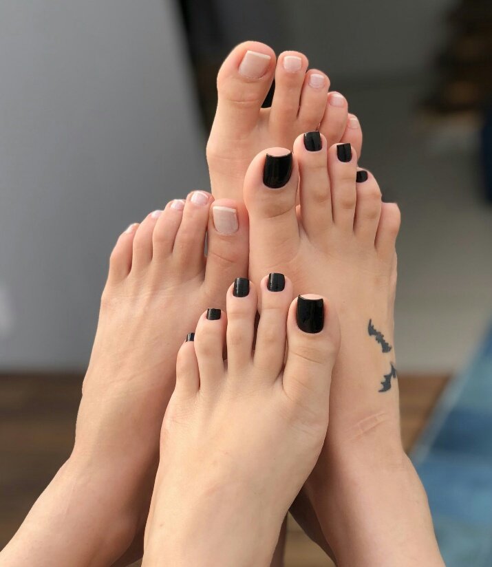 Luna Feet. 