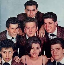 lamaquina105's tweet photo. #LasQueHicieronEpoca

"Mucho amor" - #LosBeatniks
 "Israelitas" - #LosRockinDevils 
 "Ya se que estoy solo" - #LosHitters https://t.co/KLtngxxPKN
