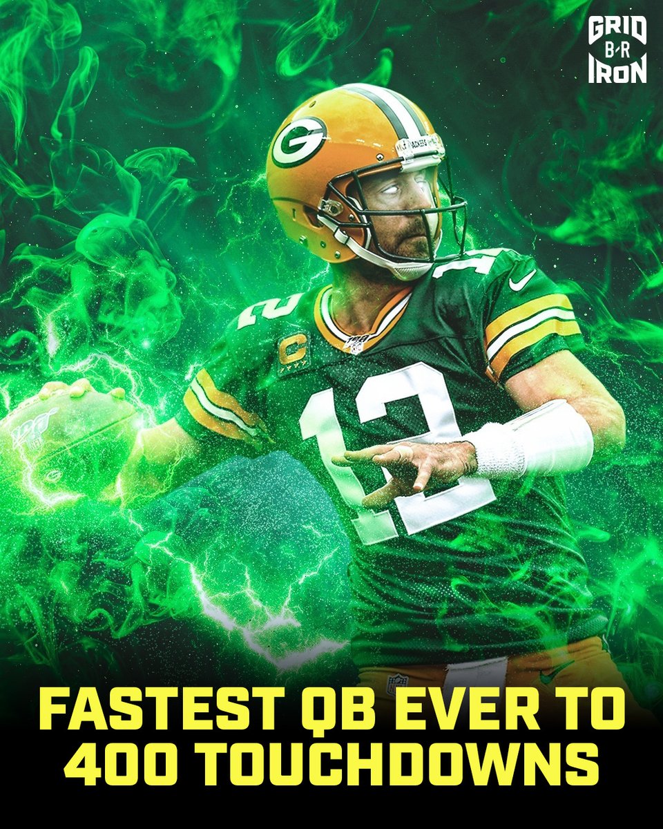 BleacherReport's tweet photo. RODGERS HITS THE 400 CAREER TD MARK 🐐 @brgridiron https://t.co/rdTYFifHdw