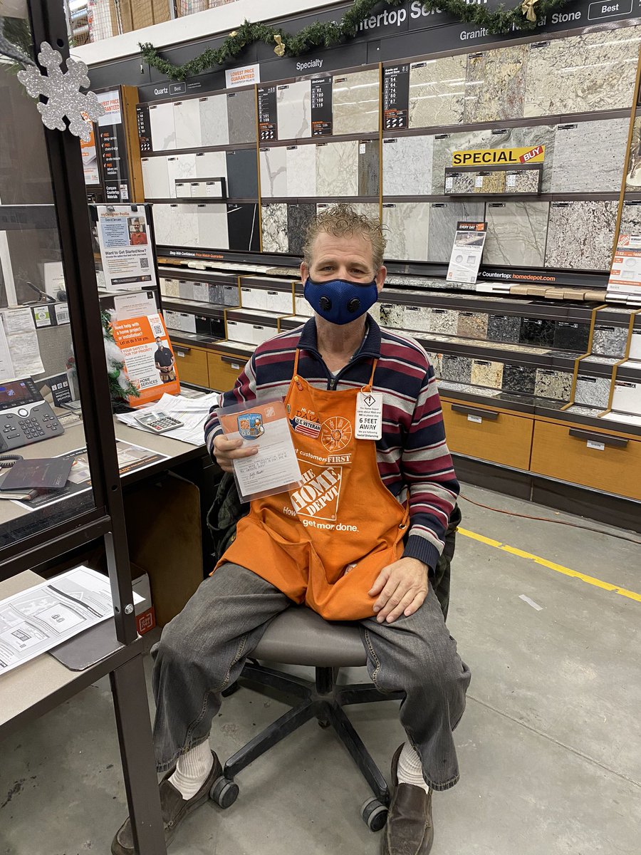 belle_foster04's tweet photo. I want to give a shout out to two of my credit all stars!🤩 Thank you for providing an excellent experience for our customers! #Ferocious4416 #Pacnorthproud #DrivingD53 @NorthcreekHold @JeremiahEarley https://t.co/4dPSD3OGQC