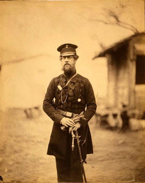 BONUS TRACK (because I have so many pictures of soldiers!!)