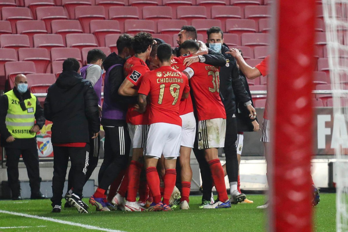 Notamendi30's tweet photo. Sempre assim, JUNTOS, e acreditar sempre até ao final 🔴⚪️ #DeTodosUm https://t.co/U9abwVeRNu