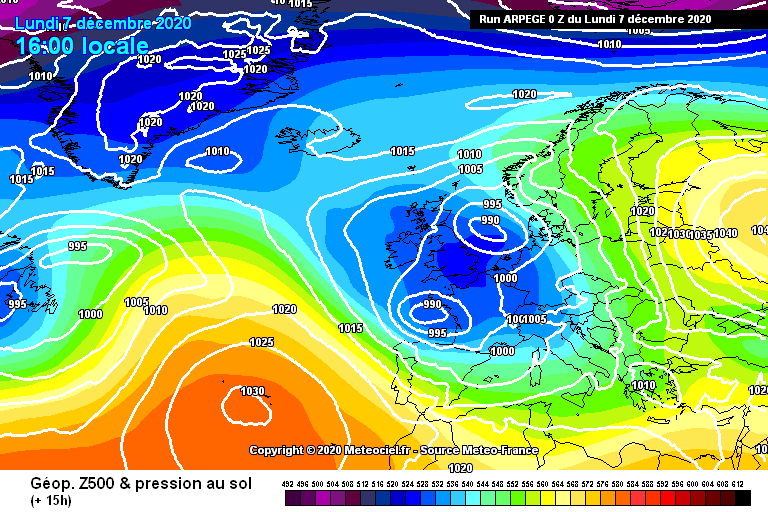 UKWXUpdates's tweet photo. Good morning guys today's it's a #cold and #frosty and #foogy start to much of the uk not above #freezing  where that lingers max temps of around 3c -5c #RT https://t.co/NI7bqiSYLb