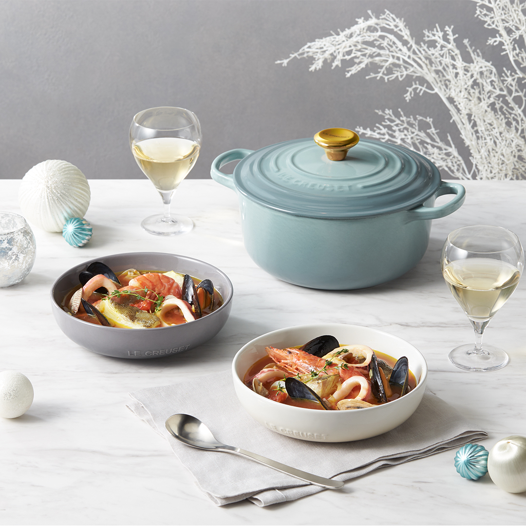 定番人気のシグニチャーココット・ロンド20cmと、程よい深さで様々な