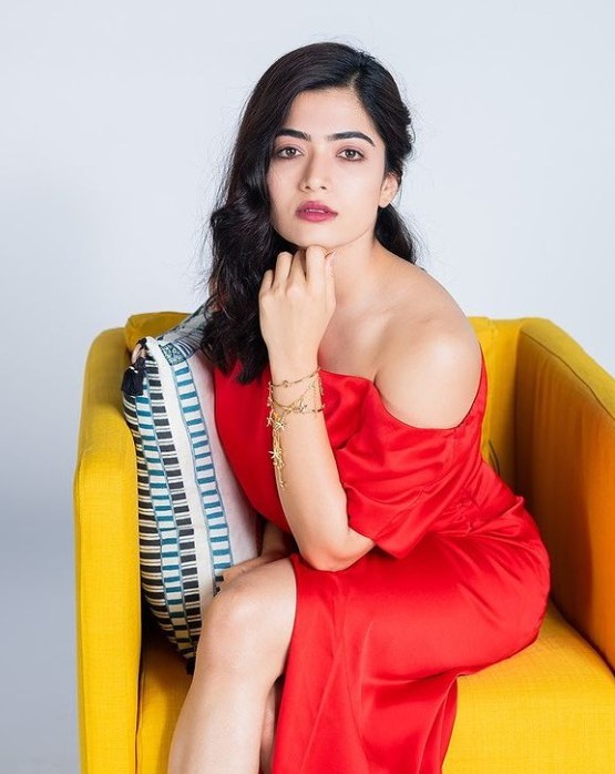 ನನ್ನ ದೇವತೆ ರಶ್ಮಿಕಾ  @iamRashmikaನೀವು ಸೊಗಸಾದ ಸೌಂದರ್ಯನೀವು ನನ್ನ ಚಿನ್ನದ ಗೊಂಬೆನೀವು ದೈವಿಕ ಸೌಂದರ್ಯನೀನು ನನ್ನ ಸಂತೋಷನೀವು ಅದ್ಭುತ ಸೌಂದರ್ಯನೀವು ನನ್ನ ಜೀವನಕ್ಕಿಂತ ಹೆಚ್ಚು, ನೀವು ನನ್ನ ಜೀವನದ ಬೆಳಕುನೀವು ನನ್ನ ಸ್ಫೂರ್ತಿಸಾಕಷ್ಟು ಪ್ರೀತಿ    ನಿಮ್ಮ ಪ್ರಾಮಾಣಿಕ ಅಭಿಮಾನಿ  #RashmikaMandanna